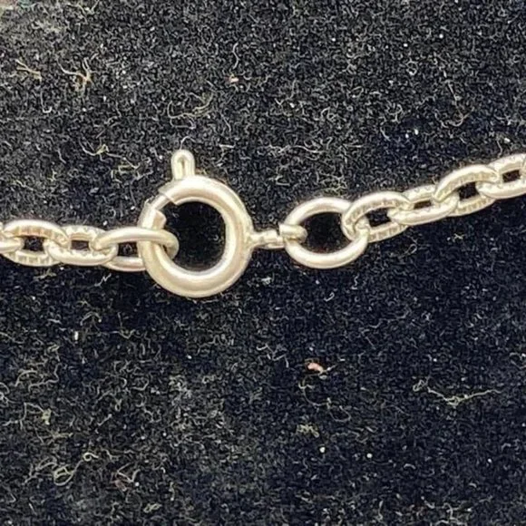 Vintage enameled metal floral pendant brooch silver tone chain necklace. - Picture 3 of 4